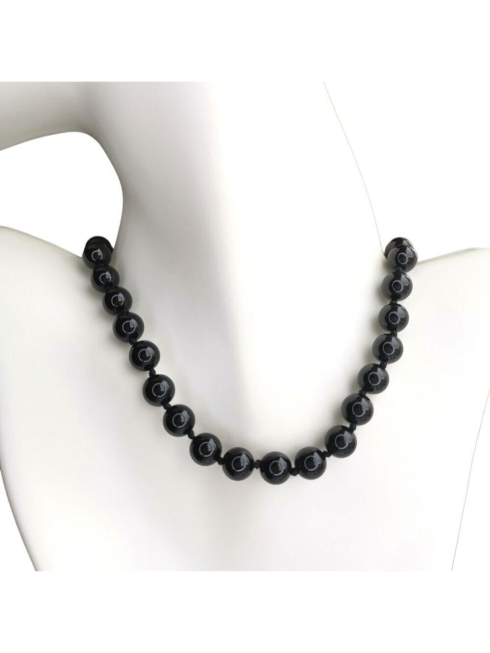 Black onyx necklace, 18 inches in length, 11mm diameter